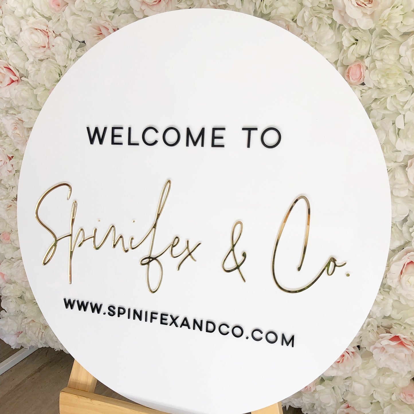 Custom 3D acrylic round wedding sign - Black/white and Mirror